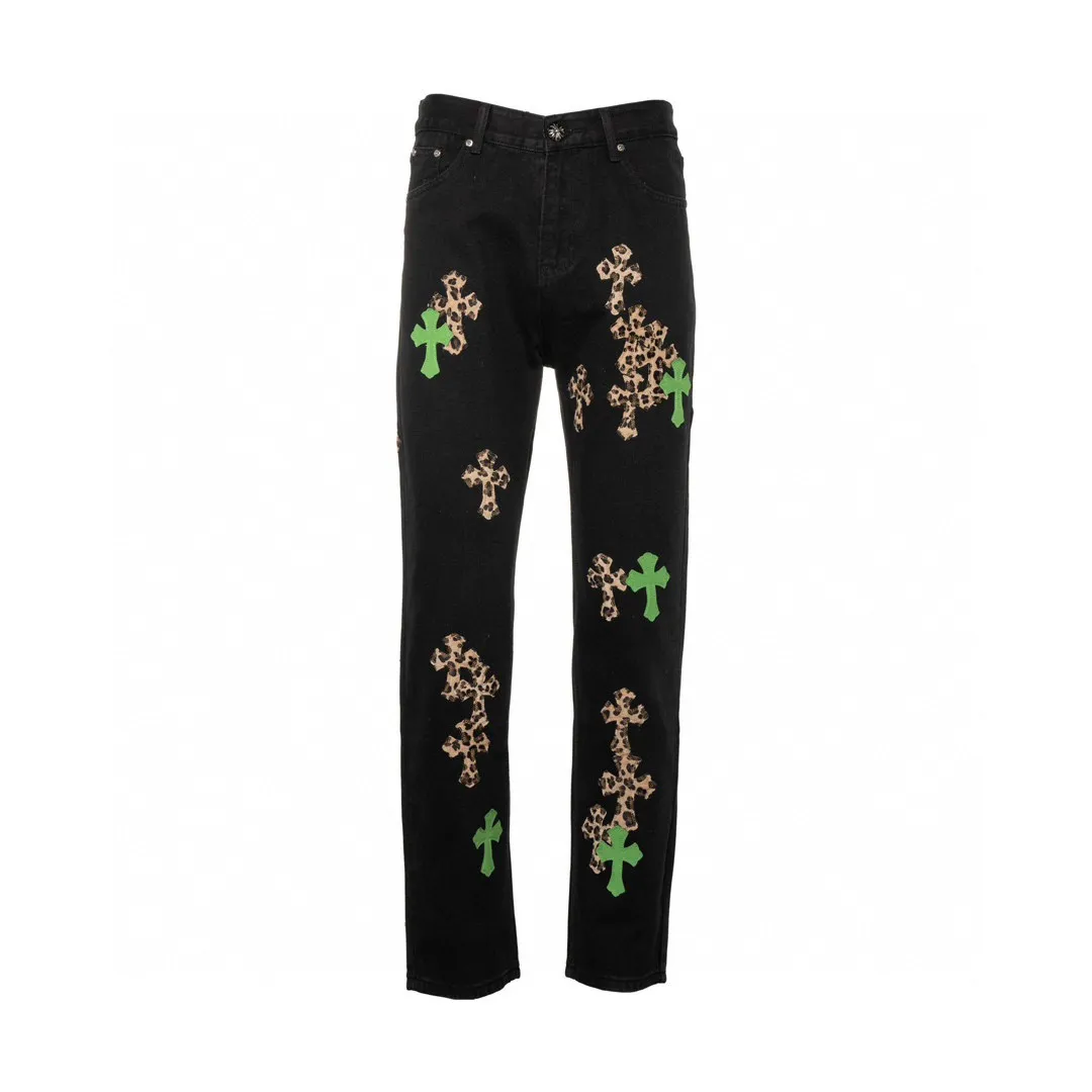 P240 Top version (Leopard print green leather) Top version Chrome Hearts jeans with leather blue denim. It is known that chromehearts jeans will use vintage Levis jeans as the base plate for creation. They usually add their own unique silver buckles and silver ornaments, plus leather embellishments. This is what doubles the value of these vintage jeans, because the base plate is Vintage jeans, the jeans themselves have been very soft and comfortable after years of baptism, which can be distinguished from ordinary jeans. Regarding the size, you should also refer to the pants data. Style number: 1603# Color: leopard print green leather Size: 28 30 32 34 28 Waist 86 Hips 100 Pants length 102 30 Waist 90 Hips 104 Pants length 104 32 Waist 94 Hips 108, pants length 106 34, waist 98, hips 112, pants length 110